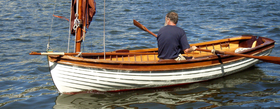 ... exercises in his Herreschoff skiff at the East Perth Wooden Boat Show